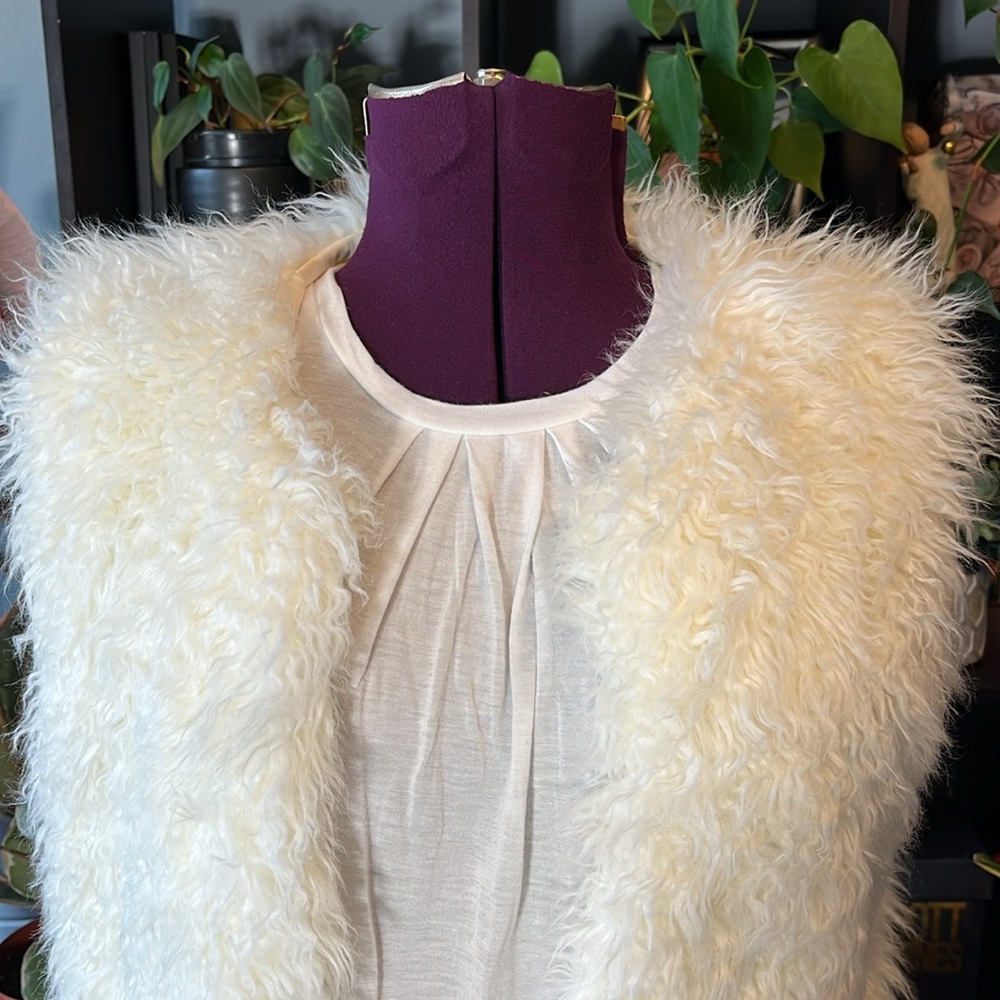 Universal Thread Women's Faux Fur Open Front Vest - Picture 3 of 7